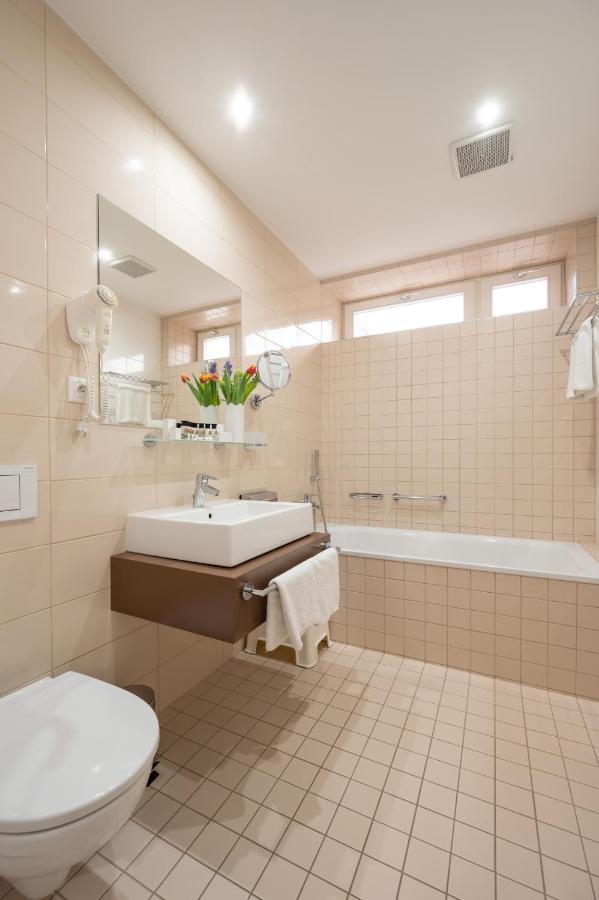 Hotel Vila Viola Luhacovice Luaran gambar