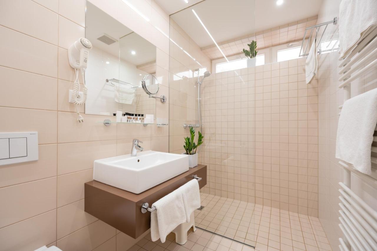 Hotel Vila Viola Luhacovice Luaran gambar