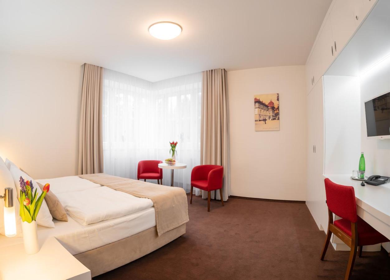 Hotel Vila Viola Luhacovice Luaran gambar