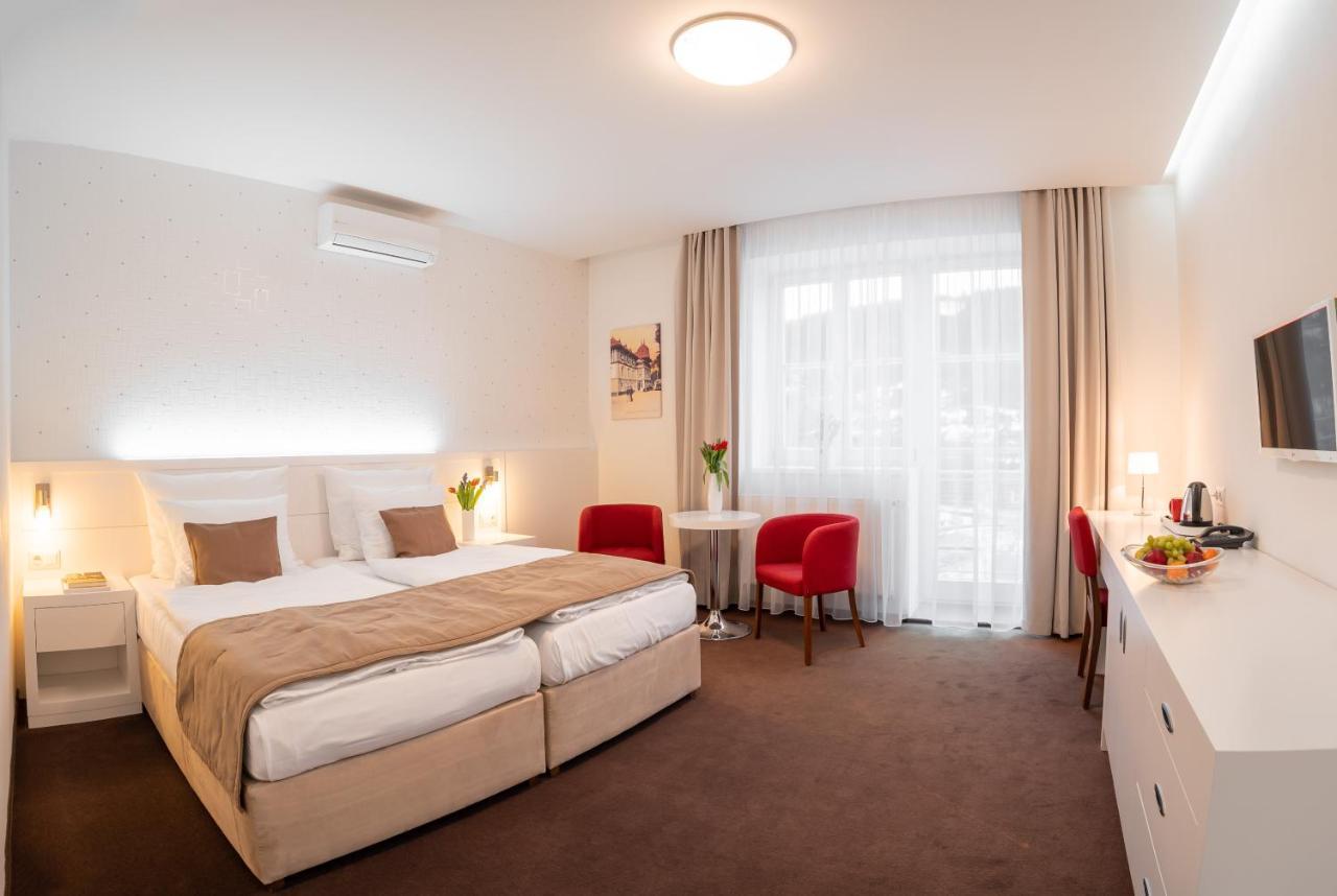 Hotel Vila Viola Luhacovice Luaran gambar