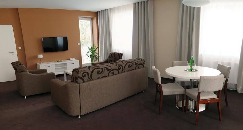 Hotel Vila Viola Luhacovice Luaran gambar